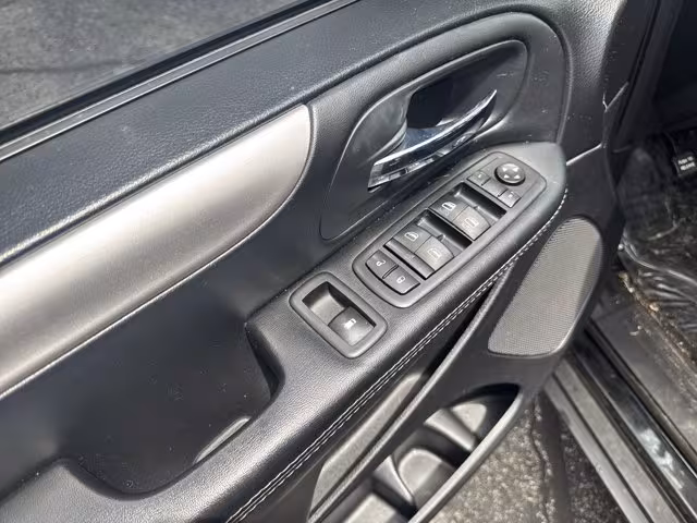 2015 Dodge Grand Caravan - 2C4RDGBG1FR517840 - Image #11