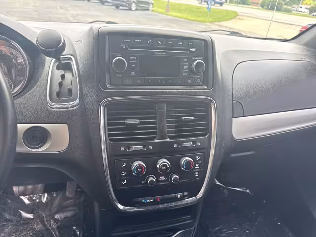 2015 Dodge Grand Caravan - 2C4RDGBG1FR517840 - Image #17